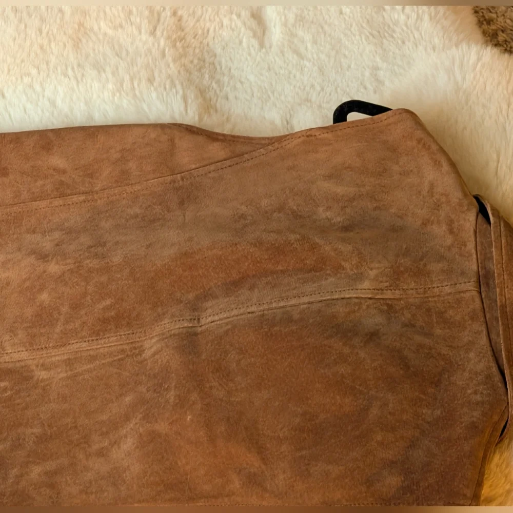 🤠 Urban Outfitters Brown Suede Vest 🧥🤵🏻‍♀️ - Picture 3 of 5